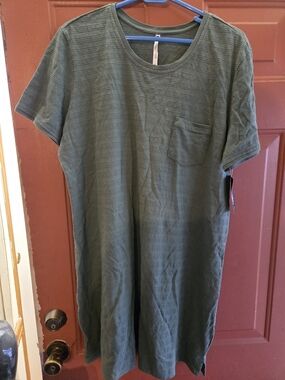 Women's Olive Green Short-Sleeve Pocket Dress